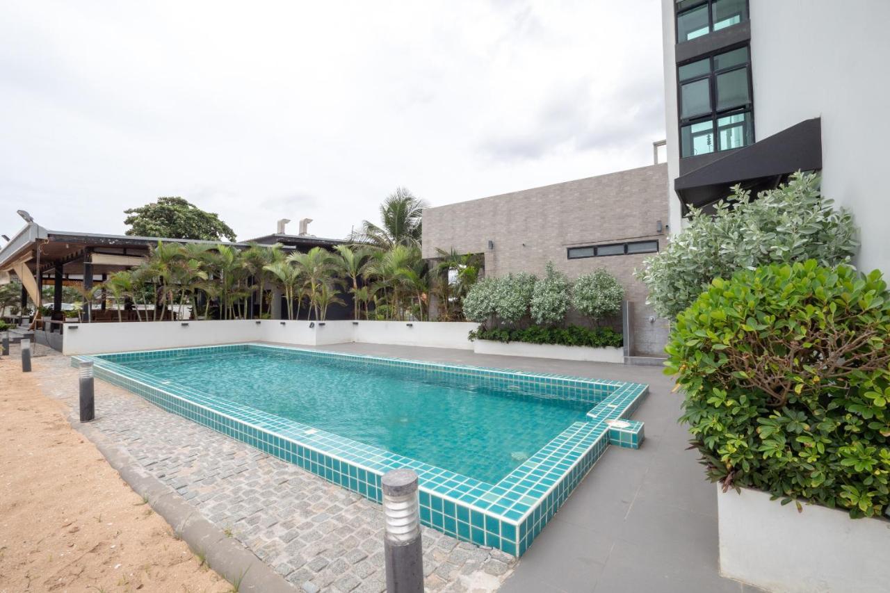 Capital O 1088 Golden Dragon Beach Resort Bang Lamung Exteriör bild