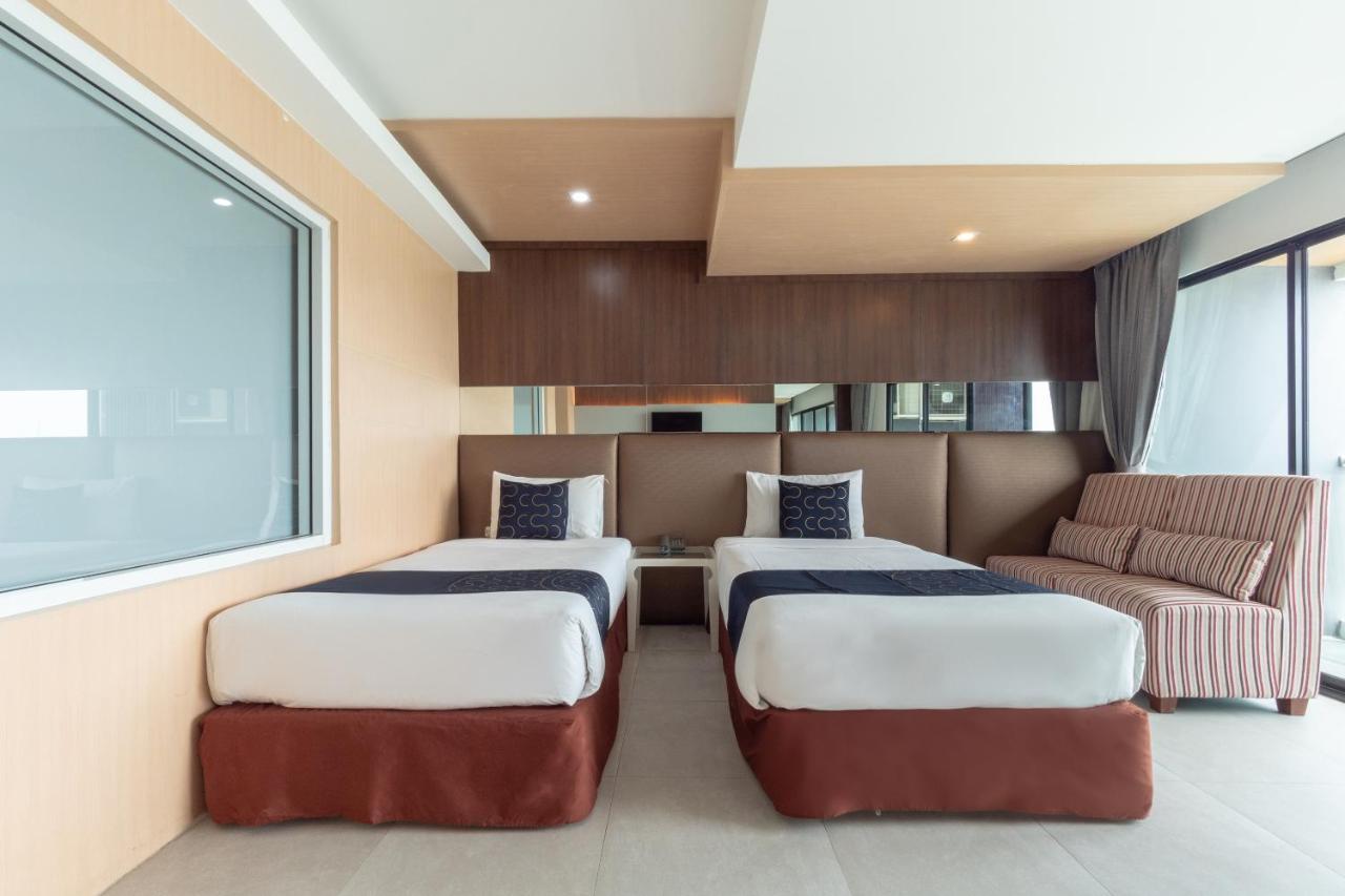 Capital O 1088 Golden Dragon Beach Resort Bang Lamung Exteriör bild